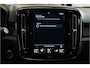 Volvo XC40 1.5 T4 Plug-in Hybrid 155kW/211pk DCT7 Ultimate Dark PANORAMADAK + HARMAN/KARDON + LEER/ALCANTARA + CRUISE + NAVI SENSUS + LANE ASSIST + EL.STOELEN + STOEL-&STUURVERWARMING + CAMERA + KEYLESS + PARKSENSOREN V&A + 19” LM-VELGEN!!