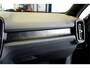 Volvo XC40 1.5 T4 Plug-in Hybrid 155kW/211pk DCT7 Ultimate Dark PANORAMADAK + HARMAN/KARDON + LEER/ALCANTARA + CRUISE + NAVI SENSUS + LANE ASSIST + EL.STOELEN + STOEL-&STUURVERWARMING + CAMERA + KEYLESS + EL.TREKHAAK + PARKSENSOREN V&A + 19” LM-VELGEN!!