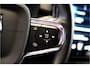 Volvo XC40 1.5 T4 Plug-in Hybrid 155kW/211pk DCT7 Ultimate Dark PANORAMADAK + HARMAN/KARDON + LEER/ALCANTARA + CRUISE + NAVI SENSUS + LANE ASSIST + EL.STOELEN + STOEL-&STUURVERWARMING + CAMERA + KEYLESS + PARKSENSOREN V&A + 19” LM-VELGEN!!