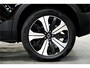 Volvo XC40 1.5 T4 Plug-in Hybrid 155kW/211pk DCT7 Ultimate Dark PANORAMADAK + HARMAN/KARDON + LEER/ALCANTARA + CRUISE + NAVI SENSUS + LANE ASSIST + EL.STOELEN + STOEL-&STUURVERWARMING + CAMERA + KEYLESS + EL.TREKHAAK + PARKSENSOREN V&A + 19” LM-VELGEN!!