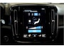 Volvo XC40 1.5 T4 Plug-in Hybrid 155kW/211pk DCT7 Ultimate Dark PANORAMADAK + HARMAN/KARDON + LEER/ALCANTARA + CRUISE + NAVI SENSUS + LANE ASSIST + EL.STOELEN + STOEL-&STUURVERWARMING + CAMERA + KEYLESS + PARKSENSOREN V&A + 19” LM-VELGEN!!