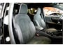 Volvo XC40 1.5 T4 Plug-in Hybrid 155kW/211pk DCT7 Ultimate Dark PANORAMADAK + HARMAN/KARDON + LEER/ALCANTARA + CRUISE + NAVI SENSUS + LANE ASSIST + EL.STOELEN + STOEL-&STUURVERWARMING + CAMERA + KEYLESS + PARKSENSOREN V&A + 19” LM-VELGEN!!