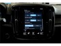 Volvo XC40 1.5 T4 Plug-in Hybrid 155kW/211pk DCT7 Ultimate Dark PANORAMADAK + HARMAN/KARDON + LEER/ALCANTARA + CRUISE + NAVI SENSUS + LANE ASSIST + EL.STOELEN + STOEL-&STUURVERWARMING + CAMERA + KEYLESS + EL.TREKHAAK + PARKSENSOREN V&A + 19” LM-VELGEN!!