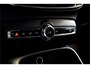 Volvo XC40 1.5 T4 Plug-in Hybrid 155kW/211pk DCT7 Ultimate Dark PANORAMADAK + HARMAN/KARDON + LEER/ALCANTARA + CRUISE + NAVI SENSUS + LANE ASSIST + EL.STOELEN + STOEL-&STUURVERWARMING + CAMERA + KEYLESS + EL.TREKHAAK + PARKSENSOREN V&A + 19” LM-VELGEN!!