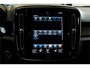 Volvo XC40 1.5 T4 Plug-in Hybrid 155kW/211pk DCT7 Ultimate Dark PANORAMADAK + HARMAN/KARDON + LEER/ALCANTARA + CRUISE + NAVI SENSUS + LANE ASSIST + EL.STOELEN + STOEL-&STUURVERWARMING + CAMERA + KEYLESS + EL.TREKHAAK + PARKSENSOREN V&A + 19” LM-VELGEN!!