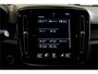 Volvo XC40 1.5 T4 Plug-in Hybrid 155kW/211pk DCT7 Ultimate Dark PANORAMADAK + HARMAN/KARDON + LEER/ALCANTARA + CRUISE + NAVI SENSUS + LANE ASSIST + EL.STOELEN + STOEL-&STUURVERWARMING + CAMERA + KEYLESS + EL.TREKHAAK + PARKSENSOREN V&A + 19” LM-VELGEN!!