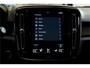Volvo XC40 1.5 T4 Plug-in Hybrid 155kW/211pk DCT7 Ultimate Dark PANORAMADAK + HARMAN/KARDON + LEER/ALCANTARA + CRUISE + NAVI SENSUS + LANE ASSIST + EL.STOELEN + STOEL-&STUURVERWARMING + CAMERA + KEYLESS + EL.TREKHAAK + PARKSENSOREN V&A + 19” LM-VELGEN!!