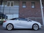 Opel Cascada 1.6 Turbo Cosmo | 170 PK | Cabriolet | Stoel en stuurverwarming | Navigatie | Achteruitrijcamera | 19 inch lichtmetalen velgen | Climate control | Dodehoek detectie
