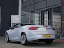 Opel Cascada 1.6 Turbo Cosmo | 170 PK | Cabriolet | Stoel en stuurverwarming | Navigatie | Achteruitrijcamera | 19 inch lichtmetalen velgen | Climate control | Dodehoek detectie