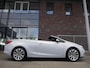 Opel Cascada 1.6 Turbo Cosmo | 170 PK | Cabriolet | Stoel en stuurverwarming | Navigatie | Achteruitrijcamera | 19 inch lichtmetalen velgen | Climate control | Dodehoek detectie