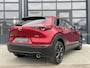 Mazda CX-30 2.0 e-SkyActiv-X M Hybrid AUTOMAAT Homura NAVI | ACHTERUITRIJCAMERA | PARKEERSENSOREN V+A APPLE CARPLAY / ANDROID AUTO | 18 INCH LMV | HEAD-UP DISPLAY