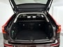 Volvo XC60 T8 Plug-in hybrid AWD Ultra Dark | Panoramadak | 360° camera | Bowers & WIlkins | Luchtvering | Head-up display | Stoelventilatie | Trekhaak