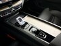 Volvo XC60 T8 Plug-in hybrid AWD Ultra Dark | Panoramadak | 360° camera | Bowers & WIlkins | Luchtvering | Head-up display | Stoelventilatie | Trekhaak
