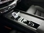 Volvo XC60 T8 Plug-in hybrid AWD Ultra Black Edition | SOH 100% | Panoramadak | 360° camera | Harman Kardon | Head-up display | Stoelventilatie | Stoel- en Stuurverwarming