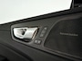 Volvo XC60 T8 Plug-in hybrid AWD Ultra Black Edition | SOH 100% | Panoramadak | 360° camera | Harman Kardon | Head-up display | Stoelventilatie | Stoel- en Stuurverwarming
