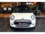 MINI Cooper 3-Deurs 1.5 Chili Sportstoelen Leder Cross punch, Panoramadak, Navi Professional, Zicht/ Wired/ Connected XL/ Licht/ Excitement/ Ambiente/ Black optic pakket, DDC, PDC, Voorruit verwarming, LMV.