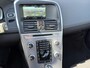 Volvo XC60 2.0 T5 Summum | Elektrisch Bedienbare Achterklep | Parkeersensoren Voor en Achter | Parkeercamera | Navigatie | Schuif-/Kanteldak | Trekhaak |