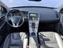 Volvo XC60 2.0 T5 Summum | Elektrisch Bedienbare Achterklep | Parkeersensoren Voor en Achter | Parkeercamera | Navigatie | Schuif-/Kanteldak | Trekhaak |