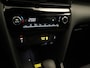 Toyota Yaris Cross 1.5 Hybrid 130 Dynamic - DEMO & DIRECT UIT VOORRAAD LEVERBAAR - NAVIGATIE - PARKEERSENSOREN VOOR/ ACHTER - VOORSTOELEN VERWARMD - STUUR VERWARMD - DODEHOEK DETECTIE - KEYLESS ENTRY/ START - CLIMATE CONTROL - APPLE CARPLAY/ ANDROID AUTO