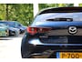Mazda 3 2.0 e-SkyActiv-G M Hybrid 150 Sportive | NL-AUTO! | 1E EIGENAAR! | ADAPTIVE CRUISE | BTW! | CAMERA | STOELVERWARMING | PARK SENS V+A | HEAD UP | DODE HOEK | BOSE AUDIO