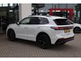 Volkswagen Tiguan 1.5 eHybrid R-Line Edition 60 mnd 100.000 km garantie Black style wegklapbare trekhaak LED matrix 4 x stoelverwarming voorruit- en stuurwielverwarming park assist pro IQ drive key less elektrische achterklep dynamische richtingaanwijzers privacy glas extra donker