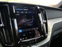 Volvo XC60 2.0 T6 Plug-in hybrid AWD Plus Dark 350 Pk Automaat Navi / DAB / Apple Carplay / Pano-dak