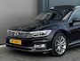 Volkswagen Passat Variant 1.4 TSI/150pk ACT Highline Business R|NAP|Dealer on.|Pano|Trekhaak|2x R-line|Camera|R line|Leder|18" LMV
