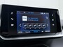 Peugeot 208 Allure 100pk | Trekhaak | Navigatie | Camera achter | Parkeersensoren | Automatische airco | Cruise control | Lichtmetalen velgen | Apple Carplay en Android auto