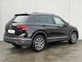 Volkswagen Tiguan 1.4 TSI eHybrid Life Automaat / Wegklapbare Trekhaak 1.800 Kg / Dealer Onderhouden / Panoramadak / Camera / Navigatie / ACC / Travel Assist / Dodehoek Detectie / Stoel & Stuurwielverwarming /