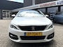 Peugeot 308 110 Pk Benzine * Executive * Panoramadak * Navigatie * Climate & Cruise Control * Voor en Achter Parkeersensoren * L.M. Velgen * Distributieriem in 2025 vervangen * Vingerhoets; Vierde Generatie Eersteklas Service. Al meer dan 100 jaar een begrip in de Brabantse Kempen