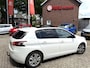Peugeot 308 110 Pk Benzine * Executive * Panoramadak * Navigatie * Climate & Cruise Control * Voor en Achter Parkeersensoren * L.M. Velgen * Distributieriem in 2025 vervangen * Vingerhoets; Vierde Generatie Eersteklas Service. Al meer dan 100 jaar een begrip in de Brabantse Kempen