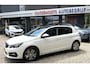 Peugeot 308 110 Pk Benzine * Executive * Panoramadak * Navigatie * Climate & Cruise Control * Voor en Achter Parkeersensoren * L.M. Velgen * Distributieriem in 2025 vervangen * Vingerhoets; Vierde Generatie Eersteklas Service. Al meer dan 100 jaar een begrip in de Brabantse Kempen