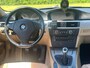 BMW 3-Serie 320i High Executive/AIRCO/CRUISE/LEDER/NAVI PARKEERSENS ACHTER