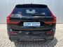 Volvo XC60 2.0 T8 455 pk Plug-in hybrid AWD Ultimate Black Edition Trekhaak Panoramadak Bowers en Wilkins Audio Elektrische Sportstoelen 21 Inch Velgen 360 Camera Head-Up Display Apple Carplay Extra Getint Glas Navigatie Long Range 1e Eigenaar BTW Auto