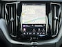Volvo XC60 2.0 T8 455 pk Plug-in hybrid AWD Ultimate Black Edition Trekhaak Panoramadak Bowers en Wilkins Audio Elektrische Sportstoelen 21 Inch Velgen 360 Camera Head-Up Display Apple Carplay Extra Getint Glas Navigatie Long Range 1e Eigenaar BTW Auto