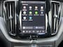 Volvo XC60 2.0 T8 455 pk Plug-in hybrid AWD Ultimate Black Edition Trekhaak Panoramadak Bowers en Wilkins Audio Elektrische Sportstoelen 21 Inch Velgen 360 Camera Head-Up Display Apple Carplay Extra Getint Glas Navigatie Long Range 1e Eigenaar BTW Auto