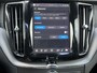 Volvo XC60 2.0 T8 455 pk Plug-in hybrid AWD Ultimate Black Edition Trekhaak Panoramadak Bowers en Wilkins Audio Elektrische Sportstoelen 21 Inch Velgen 360 Camera Head-Up Display Apple Carplay Extra Getint Glas Navigatie Long Range 1e Eigenaar BTW Auto