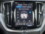 Volvo XC60 2.0 T8 455 pk Plug-in hybrid AWD Ultimate Black Edition Trekhaak Panoramadak Bowers en Wilkins Audio Elektrische Sportstoelen 21 Inch Velgen 360 Camera Head-Up Display Apple Carplay Extra Getint Glas Navigatie Long Range 1e Eigenaar BTW Auto