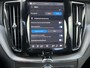 Volvo XC60 2.0 T8 455 pk Plug-in hybrid AWD Ultimate Black Edition Trekhaak Panoramadak Bowers en Wilkins Audio Elektrische Sportstoelen 21 Inch Velgen 360 Camera Head-Up Display Apple Carplay Extra Getint Glas Navigatie Long Range 1e Eigenaar BTW Auto