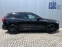 Volvo XC60 2.0 T8 455 pk Plug-in hybrid AWD Ultimate Black Edition Trekhaak Panoramadak Bowers en Wilkins Audio Elektrische Sportstoelen 21 Inch Velgen 360 Camera Head-Up Display Apple Carplay Extra Getint Glas Navigatie Long Range 1e Eigenaar BTW Auto