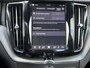 Volvo XC60 2.0 T8 455 pk Plug-in hybrid AWD Ultimate Black Edition Trekhaak Panoramadak Bowers en Wilkins Audio Elektrische Sportstoelen 21 Inch Velgen 360 Camera Head-Up Display Apple Carplay Extra Getint Glas Navigatie Long Range 1e Eigenaar BTW Auto