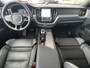 Volvo XC60 2.0 T8 455 pk Plug-in hybrid AWD Ultimate Black Edition Trekhaak Panoramadak Bowers en Wilkins Audio Elektrische Sportstoelen 21 Inch Velgen 360 Camera Head-Up Display Apple Carplay Extra Getint Glas Navigatie Long Range 1e Eigenaar BTW Auto
