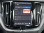 Volvo XC60 2.0 T8 455 pk Plug-in hybrid AWD Ultimate Black Edition Trekhaak Panoramadak Bowers en Wilkins Audio Elektrische Sportstoelen 21 Inch Velgen 360 Camera Head-Up Display Apple Carplay Extra Getint Glas Navigatie Long Range 1e Eigenaar BTW Auto