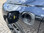 Volvo XC60 2.0 T8 455 pk Plug-in hybrid AWD Ultimate Black Edition Trekhaak Panoramadak Bowers en Wilkins Audio Elektrische Sportstoelen 21 Inch Velgen 360 Camera Head-Up Display Apple Carplay Extra Getint Glas Navigatie Long Range 1e Eigenaar BTW Auto