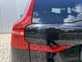 Volvo XC60 2.0 T8 455 pk Plug-in hybrid AWD Ultimate Black Edition Trekhaak Panoramadak Bowers en Wilkins Audio Elektrische Sportstoelen 21 Inch Velgen 360 Camera Head-Up Display Apple Carplay Extra Getint Glas Navigatie Long Range 1e Eigenaar BTW Auto