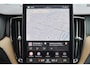 Volvo XC60 T6 Recharge AWD Plus Bright - Panorama/schuifdak - IntelliSafe Assist & Surround - 360º Camera - Harman/Kardon audio - Adaptieve LED koplampen - Verwarmde voorstoelen, stuur & achterbank - Parkeersensoren voor & achter - Elektr. bedienb. voorstoelen met geheugen - Head up display - Draadloze tel. lader - Extra getint glas - 19' LMV