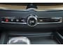 Volvo XC60 T6 Recharge AWD Plus Bright - Panorama/schuifdak - IntelliSafe Assist & Surround - 360º Camera - Harman/Kardon audio - Adaptieve LED koplampen - Verwarmde voorstoelen, stuur & achterbank - Parkeersensoren voor & achter - Elektr. bedienb. voorstoelen met geheugen - Head up display - Draadloze tel. lader - Extra getint glas - 19' LMV
