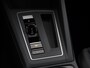 Volkswagen Golf 1.0 eTSI 110pk DSG Life · Camera · Dodehoeksensor · Adaptive Cruise Control · Apple/Android Car Play · Sfeerverlichting · Navigatie · Elek. Inklapbare Spiegels ·