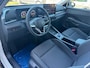 Volkswagen T-Roc 1.5 eTSI 115pk DSG Life First Edition | Dodehoeksensoren | Adaptive Cruise Control | Stoel- en stuurverwarming
