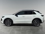 Volkswagen T-Roc 1.5 eTSI 115pk DSG Life First Edition | Dodehoeksensoren | Adaptive Cruise Control | Stoel- en stuurverwarming